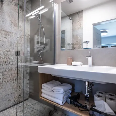 Ξενοδοχείο με διαμερίσματα Ff Jasna Lucky 3*